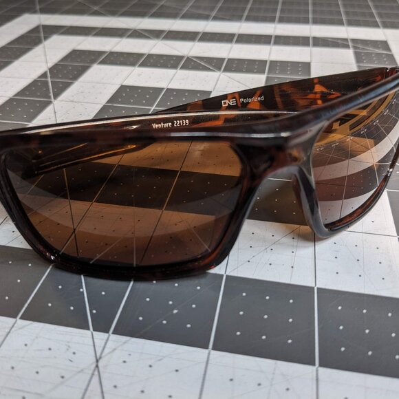 ONE Polarized Sunglasses - Venture (Optic Nerve) - Tortoise / Brown - Picture 6 of 9
